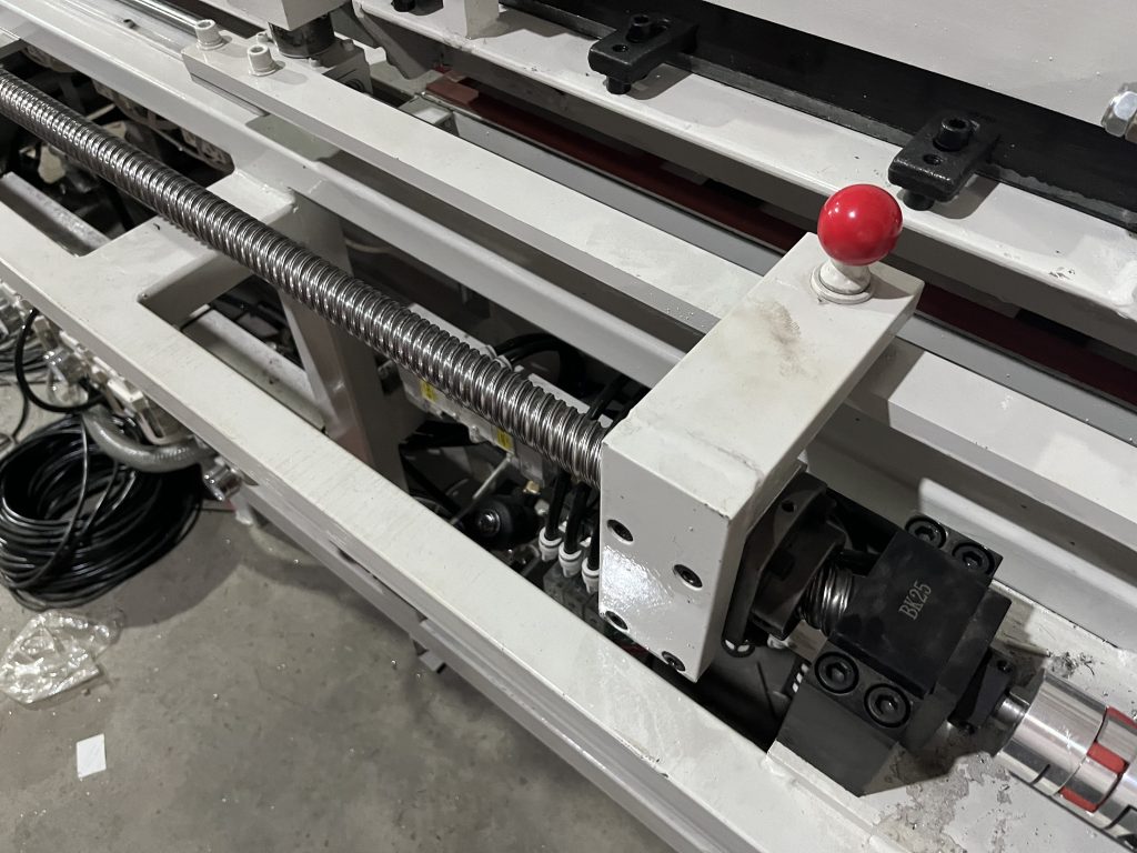 Luggage Vacuum Forming Machine 9 01IMG 4766 1024x768 1